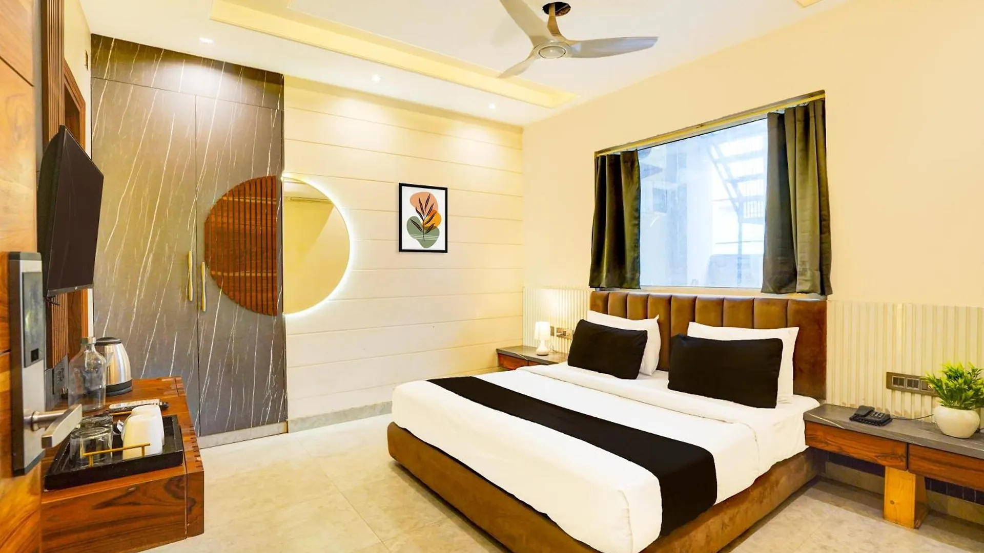 Hotel Royal Tela Plaza A Family Near Igi Airport Delhi location