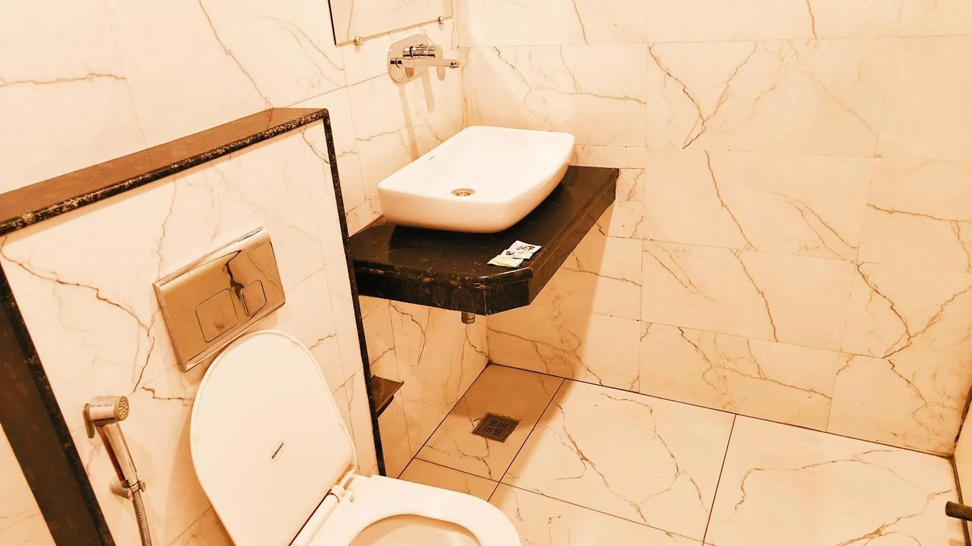 Hotel Royal Tela Plaza A Family Near Igi Airport Delhi New Delhi