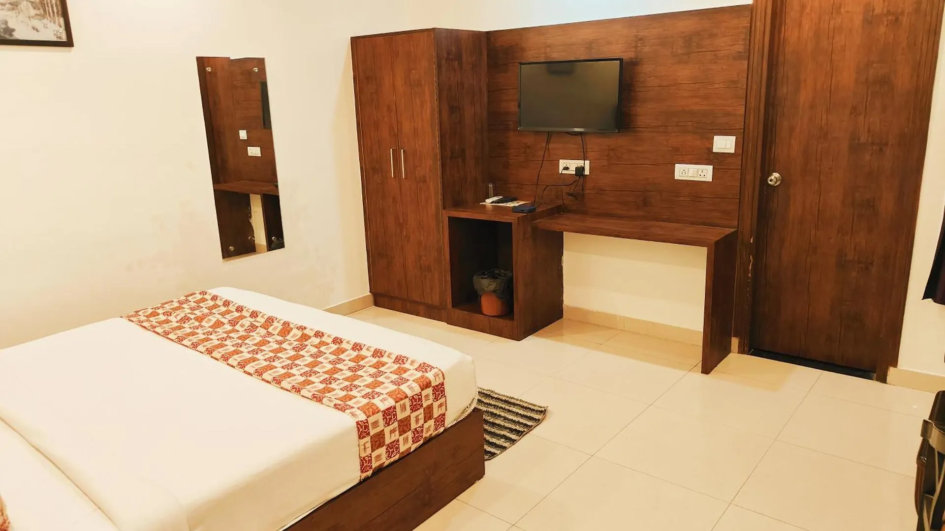 Hotel Royal Tela Plaza A Family Near Igi Airport Delhi New Delhi