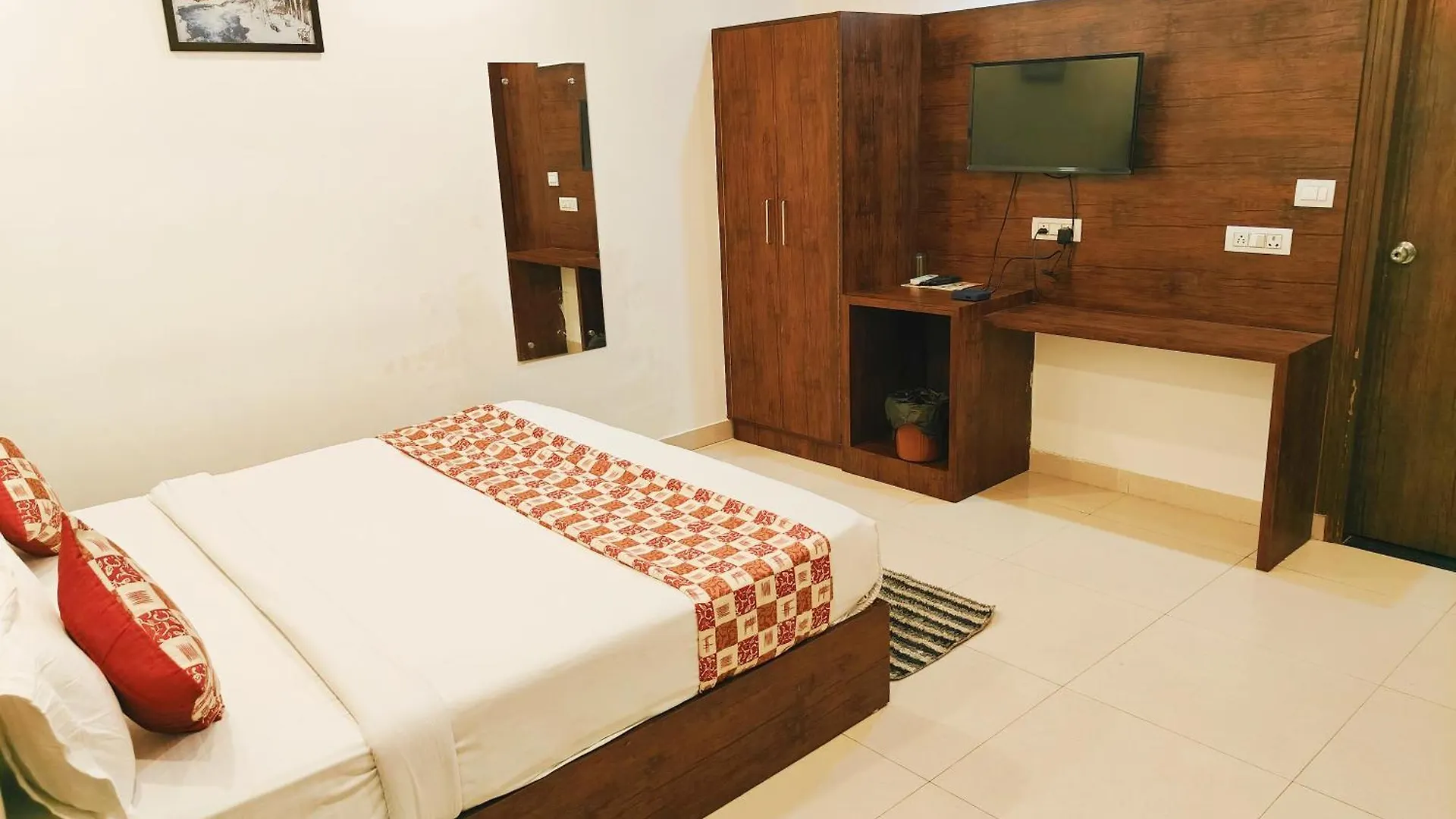 Hotel Royal Tela Plaza A Family Near Igi Airport Delhi New Delhi 4*,  India