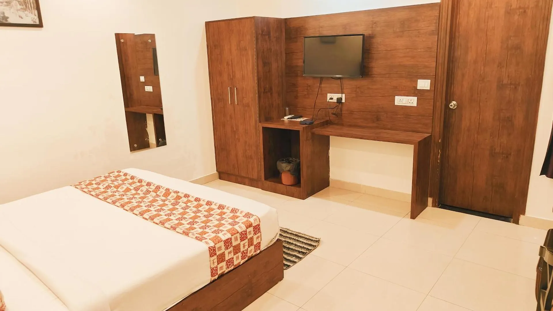 Hotel Royal Tela Plaza A Family Near Igi Airport Delhi New Delhi India